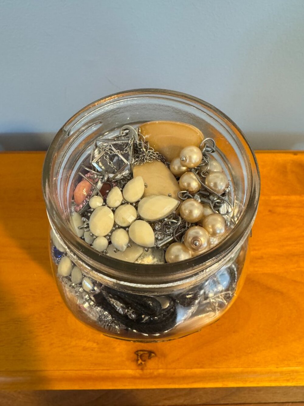 1 Quart Mason Jar Full of Mystery Jewelry 3+lbs! - Picture 3 of 10